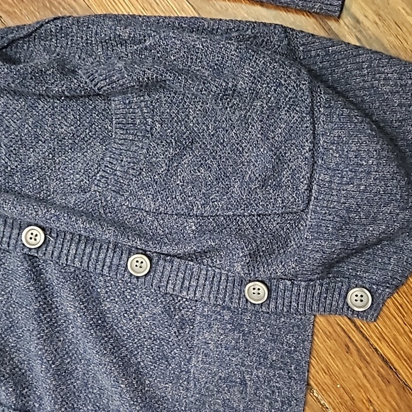 American Eagle Cardigan - Picture 2 of 4